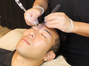 グラティアス(Gratias.)/2.眉デザイン