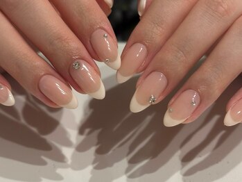 mol【モル】【9月14日 NEW OPEN（予定）】の写真/日常を彩る大人の上質なツヤ感ネイル◇ちゅるんとした絶妙カラーで魅せる、上品＆大人かわいい指先へ♪