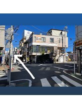 カサブランカ 自由が丘(Casablanca)/大きな十字路に出ててもまっすぐ