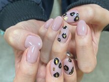 カーティシーネイルズ(curtisii NAILS)/ワンカラーにアクセント