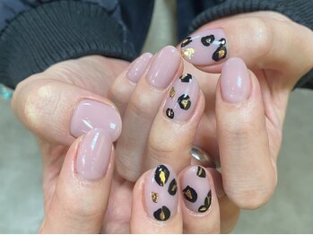 カーティシーネイルズ(curtisii NAILS)/ワンカラーにアクセント
