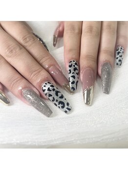 ドレッシーサロン ココガールズ(Dressy Salon Coco Girls)の写真/短い爪でも理想のロングネイルを叶えます♪チップ長さだしワンカラー7500円☆Jrネイリストのクーポンも♪