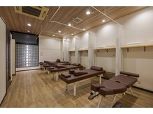グロース鍼灸整骨院 豊浜院/施術ベッド