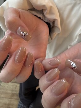 ユヌ(une)の写真/《"他サロンで根元が浮いた・持ちが悪かった"そんな方も納得◎》自然な長さだし♪卒業式ネイルにも◎