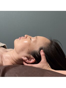 イワシタ ホリスティック アロマ ラボ(IWASHITA Holistic Aroma Labo)/腰蒸しの後はアロマヘッドスパ