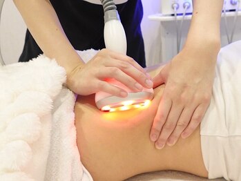 エテルナ 池袋店(ETERNA)の写真/【韓国の次世代痩身機器導入】[キャビテーション＋ラジオ波＋EMS吸引]の3種時間内やり放題!!徹底痩身ケア