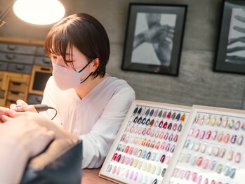 エンビー 下北沢(em.b)の写真/深爪/薄爪の方歓迎!ケラチン配合保湿ジェル◎フィルイン施術+保湿ケア付(ハンドクリーム、ネイルオイル)