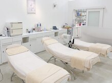 シーボン ワンズモール千葉長沼店の雰囲気（明るく広々とした開放的なサロン空間。初めての方も通いやすい）