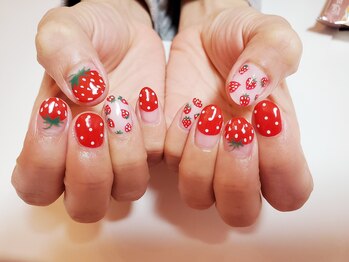 プチサロン ミニョンヌ(Petit Salon Mignonne)/イチゴネイル☆