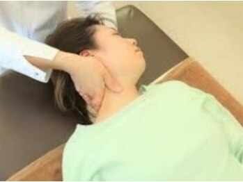 はるかぜ療術院/首の施術風景！