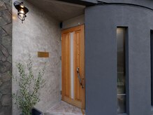 ハチ(HA8CHI)/ランプとオリーブの木が目印♪