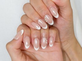 海外風白フレンチ×ツヤ艶ミラー