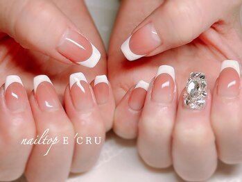 ネイルトップエクル(nail top E CRU)/