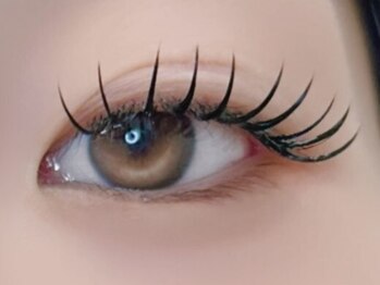 スリーユニークアイプラス 芦屋店(3uniQ eye+)の写真/【SNSで大人気!!】韓国アイドルのような束感エクステで目力UP◎少ない本数でも圧倒的な存在感!