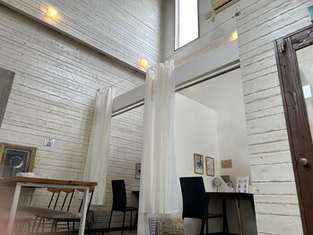 ディオーネ 秋田駅東口店(Dione)/ウェイティングフロアー解放感◎