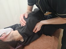 北生駒整骨院 押熊院/骨盤矯正　施術風景/1