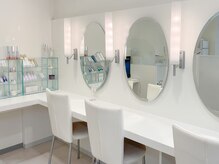 メイクブースもご用意。お出かけ前にもお立ち寄りいただけます！