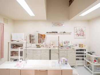 ローズ56(Rose56)の写真/完全個室のプライベートサロン♪白を基調としたこだわりの店内でサロンタイムをお楽しみ下さい☆