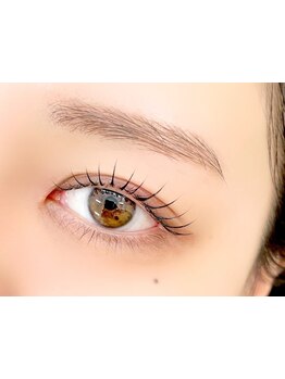 ナチュラル上品な目元にしたい