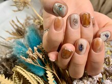 サロンドフォーエイチ(salon de 4H)/ブラウンの天然石ネイル