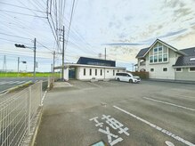 あおぞら鍼灸整骨院の雰囲気（駐車場11台◎第二駐車場も徒歩1分の所広々6台止めれます。）