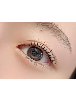 ナチュラル上品な目元にしたい