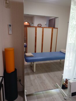 汐汲坂ストレッチ 横浜元町本店/全身が見れる姿見も！