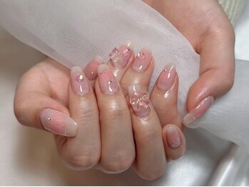 ヴィヴィア(VIVIA)の写真/トレンドネイルで差がつく指先に♪大人女性にも人気の上品ネイルで手元を美しく魅せてくれる高技術サロン！