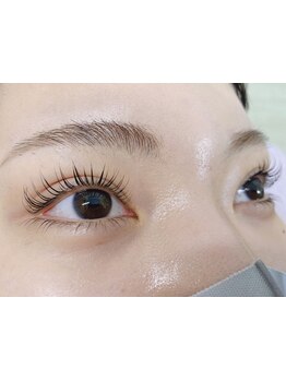 ナチュラル上品な目元にしたい