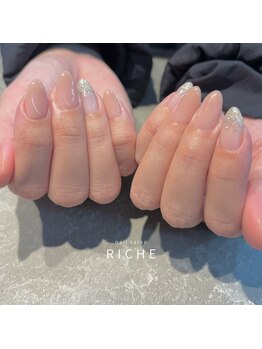 リッシュ(RICHE)/ポイントラメのシンプルネイル