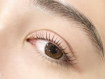 エトルカ(etorca)の写真/《マツエク史上最高の軽さと持続力で大人気♪LEDフラットラッシュ120本¥8000～》なりたい目元＆印象UPに◎