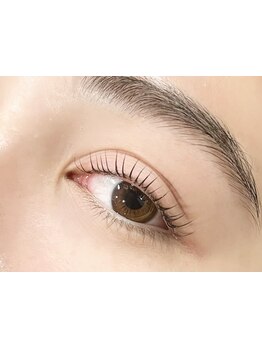 ナチュラル上品な目元にしたい