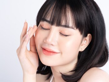 レイ 札幌大通店(Rey)の写真/[眉毛/アイブロウ/まつげパーマ]超軽量,羽のような付け心地でボリュームUP!束感仕上げで韓国風目元に♪