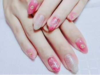 ネイルサロンアンドスクール ラフィーネ 池袋店の写真/シンプルでも可愛い、おしゃれデザインを種類豊富にご用意♪ダメージレス<池袋/西口>