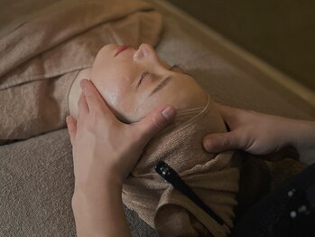 ザ ボディ 京都 祇園店(THE BODY)の写真/【本格韓国式コルギ】で理想のフェイスラインを実現♪むくみやたるみを改善し、自信の持てる小顔へ☆