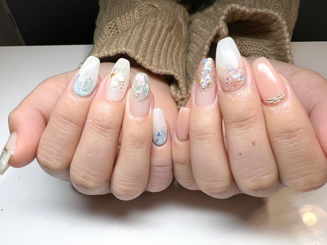 2025年-2026年冬トレンド】ラメグラデーションのネイルデザイン集