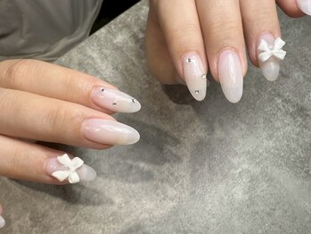 サンカリネイル バイ ヴァラ イオンモール新居浜店(sankari nail by VALLA)の写真/【イオンモール新居浜店内】お買い物のついでに気軽にお手元のメンテナンスができる♪心ときめく指先に＊
