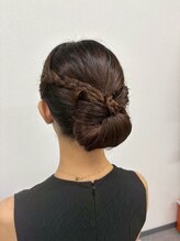 ミカヅキ 赤坂/リボンシニヨンアレンジアップ！