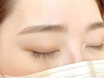 ラッシュアンド(lash and)の写真/美眉を叶えるアイブロウスタイリング(眉ワックス・間引き・カット・眉メイク込)＋ラッシュリフト￥7,700