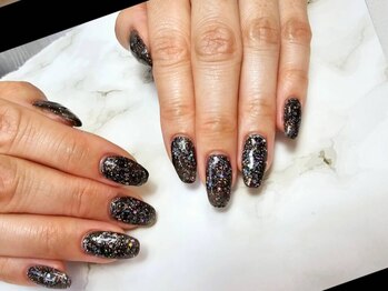 チカネイルミライ(Chika Nail ☆MIRAI★)の写真/【亀裂、割れでお困りの方へ】1本450円で自然に馴染む爪先を実現☆ジェルで長さだしするのでモチも◎