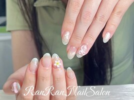 カラーグラデ×花とリボンネイル