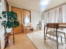 フェリーチェ(Felice)の雰囲気（待合室にはドレッサーを置いてありますのでメイクや髪を直せます）