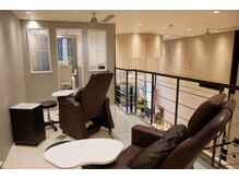 アース ネイルアンドアイラッシュ 銀座店(HAIR ＆ MAKE EARTH Nail＆Eyelash)の雰囲気（ヘアーと同時施術も可能です♪ お気軽にお問い合わせ下さい☆）