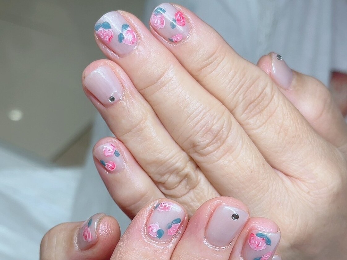 2025年-2026年冬トレンド】薔薇 ハンドのネイルデザイン集｜人気順｜15
