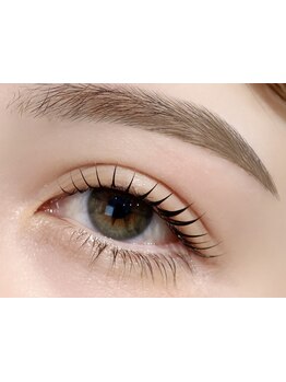 ナチュラル上品な目元にしたい