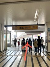 ノア 高槻店(NOR)/１，改札を出て右南口へ