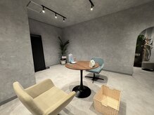 落ち着いた空間で、丁寧にカウンセリングします。