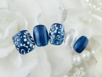 アイラッシュアンドネイル クリスティア(Christia)/