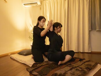 プアトロ(Puatoro)/肩、胸ストレッチ