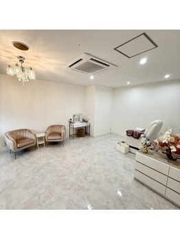 リミュ(Limyu)/サロン風景